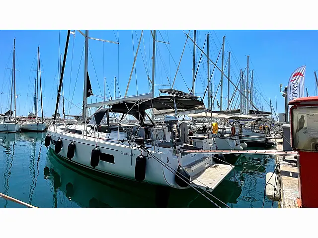 Oceanis 51.1 - [External image]