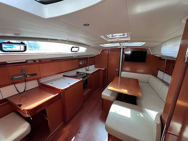 Oceanis 40 - [Internal image]
