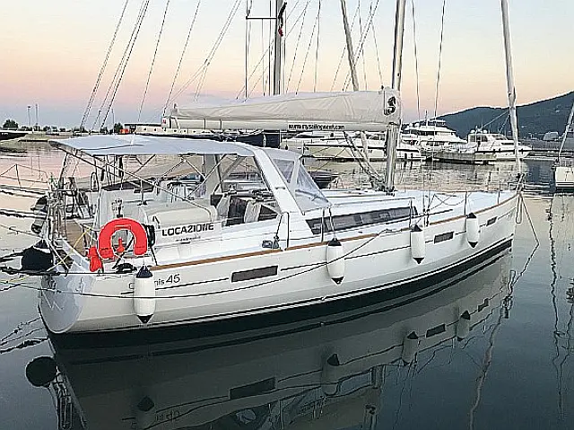 Oceanis 45 - [External image]