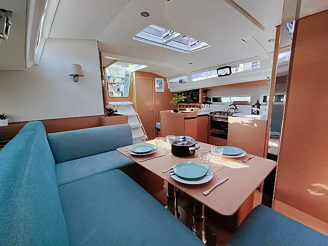 Sun Odyssey 440 - [Internal image]