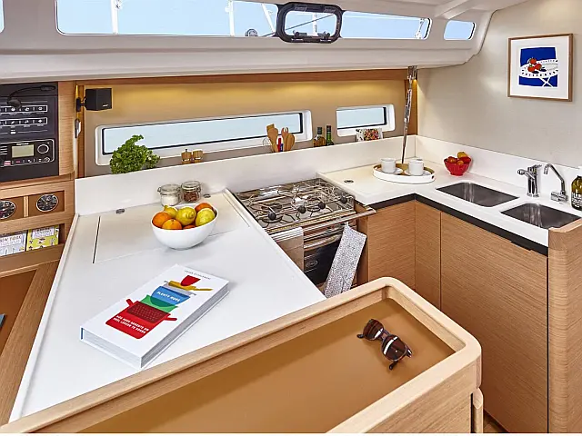 Sun Odyssey 440 - [Internal image]