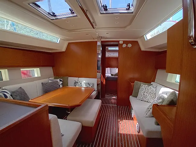 Bavaria C45 Holiday - [Internal image]