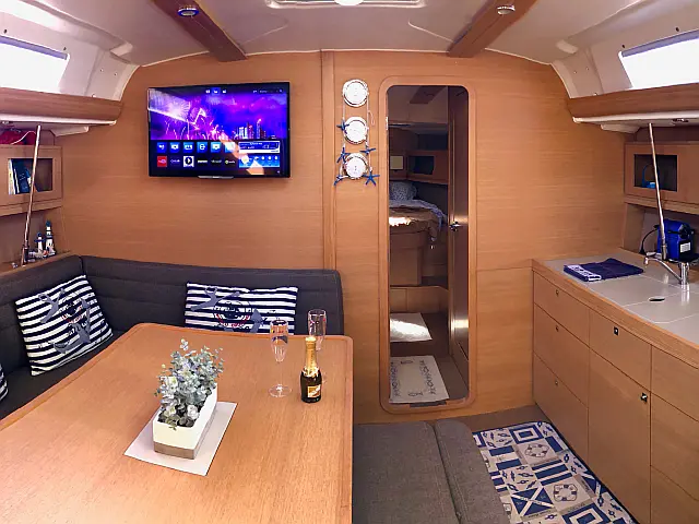 Dufour 450 Grand Large - [Internal image]