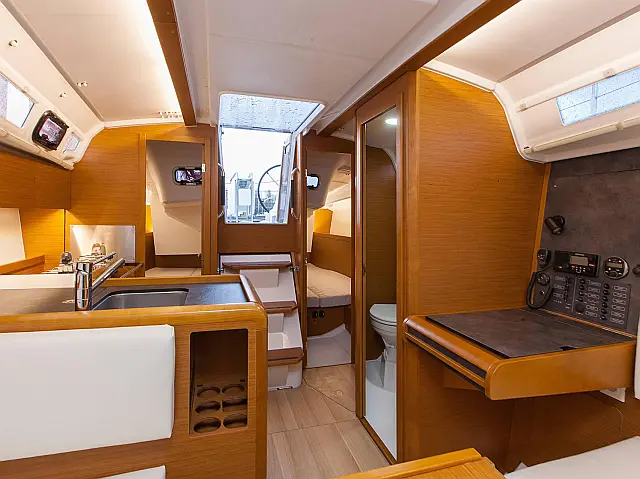 Sun Odyssey 349 - [Internal image]