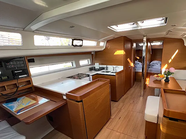 Sun Odyssey 440 - [Internal image]