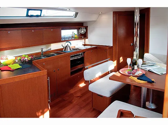Oceanis 45 - [Internal image]