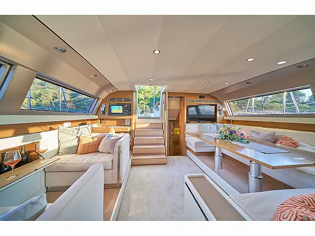 CNB 76 - [Internal image]