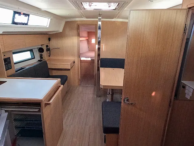 Bavaria C42 - [Internal image]