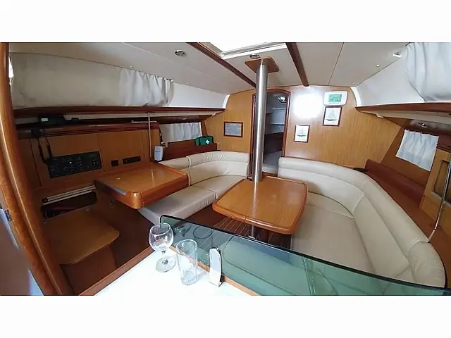 Sun Odyssey 36i - [Internal image]