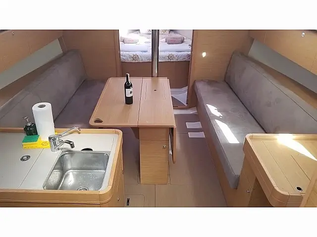 Dufour 360 Grand Large - [Internal image]