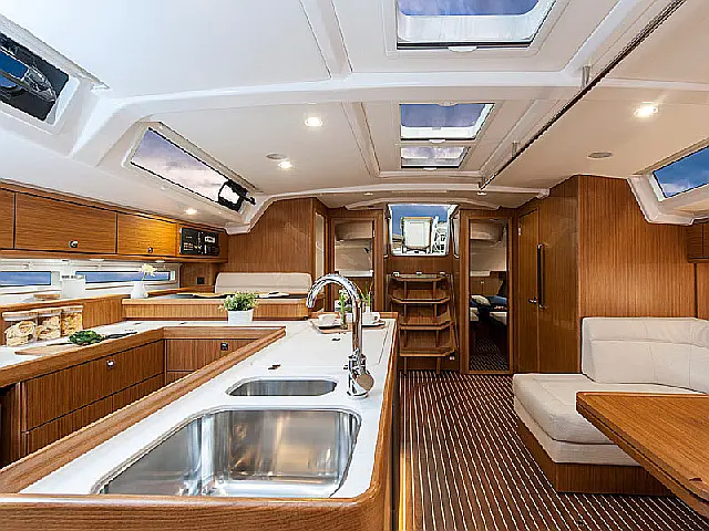 Bavaria Cruiser 56 /6cab - [Internal image]