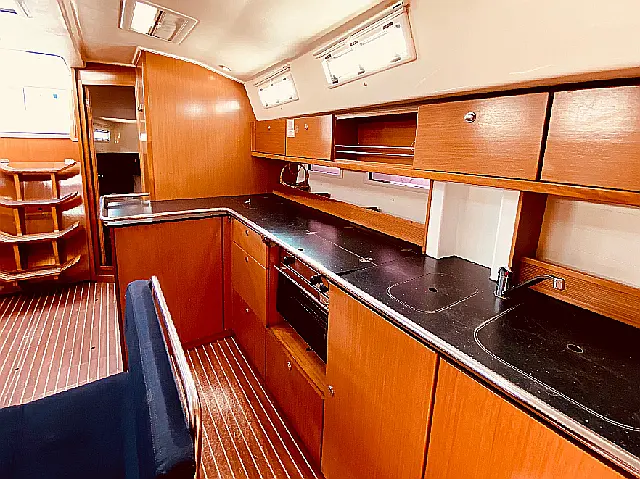 Bavaria Cruiser 45 - [Internal image]