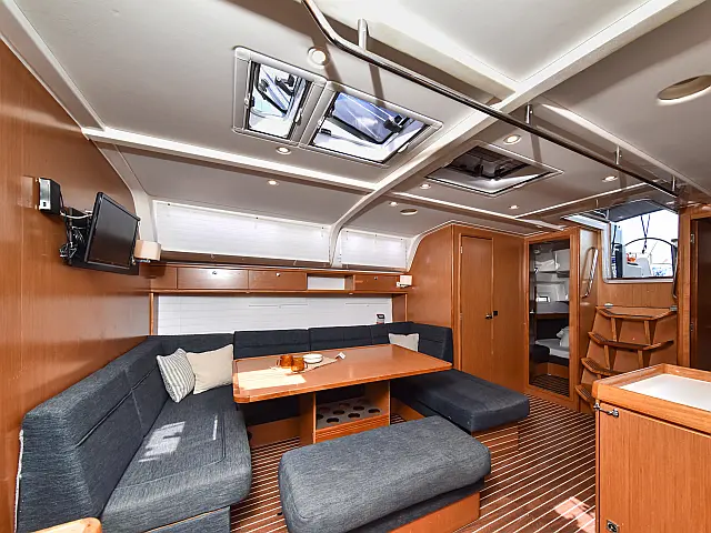 Bavaria Cruiser 51 - [Internal image]