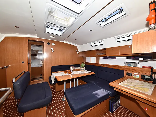 Bavaria 45 Cruiser - [Internal image]