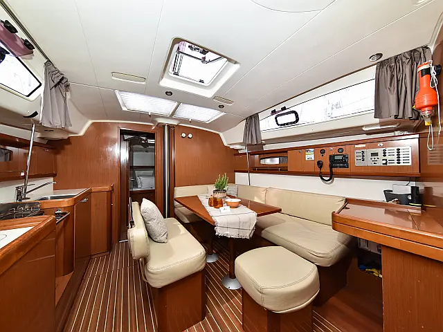 Oceanis 43 - [Internal image]