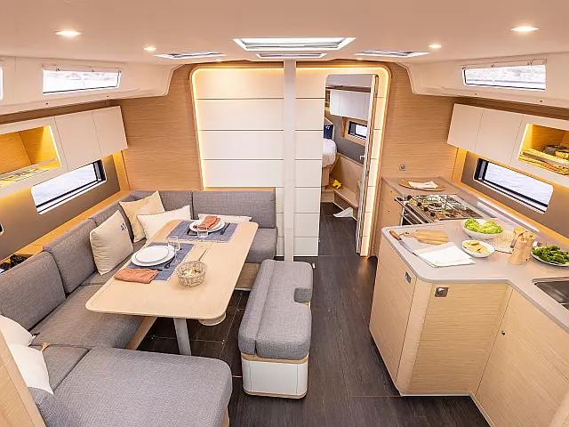 Sunsail 41.3 - [Internal image]