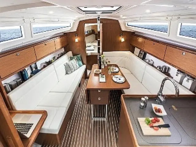 Bavaria Cruiser 34 - [Internal image]