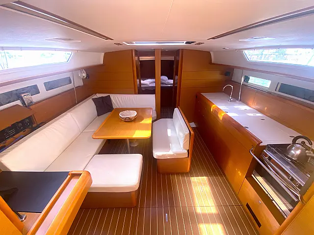 Sun Odyssey 479 Full refit 2024 ( new Bimini - Spray hood - new exterior cushions - new outboard ) - [Internal image]