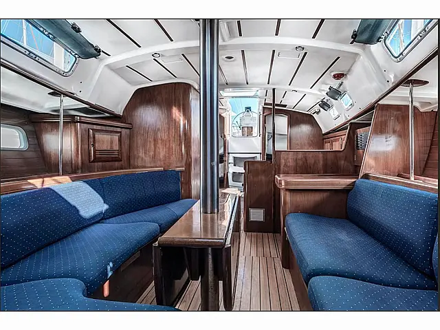 Oceanis Clipper 361 - [Internal image]