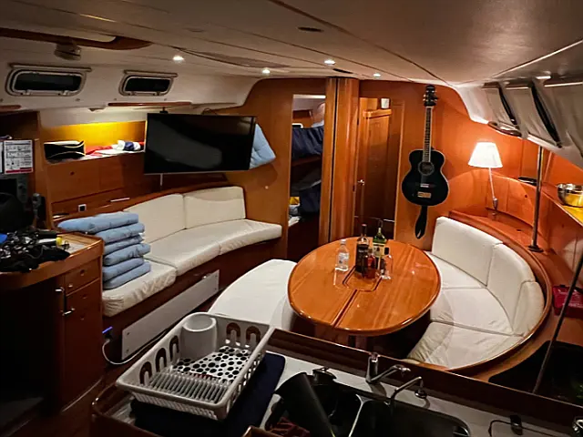 First 47.7 - [Internal image]