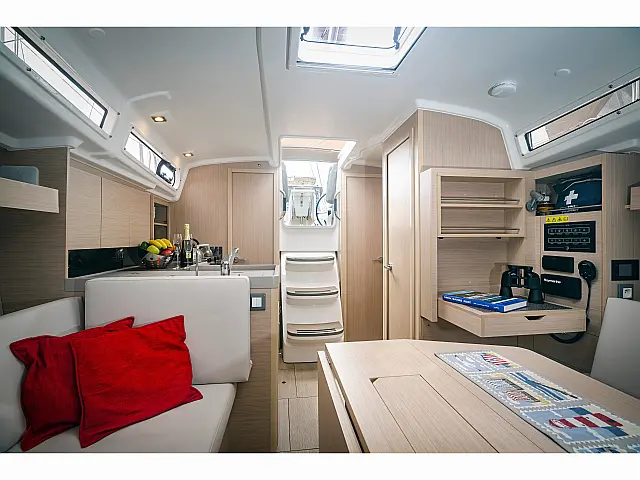 Oceanis 34.1 - [Internal image]