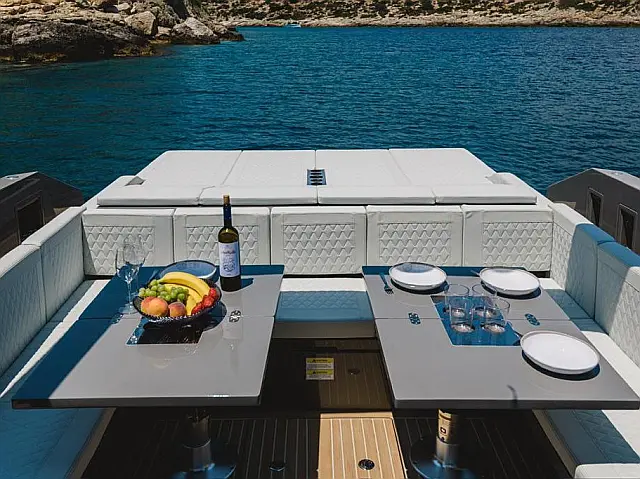 De Antonio 42 - [Internal image]