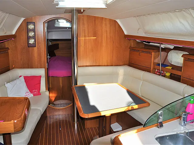 Sun Odyssey 37 - [Internal image]