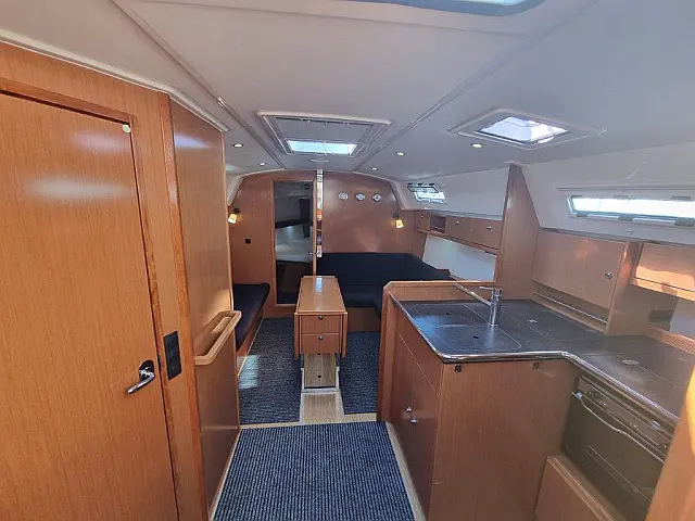 Bavaria 36 Cruiser - [Internal image]