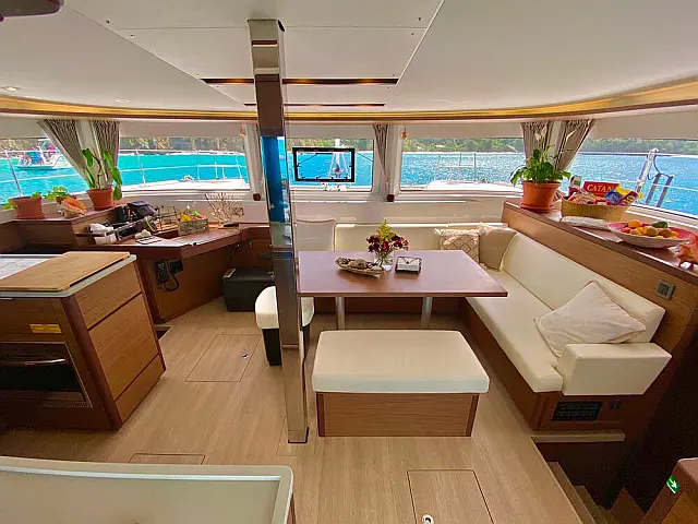 Lagoon 46  - [Internal image]