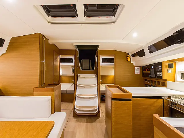 Sun Odyssey 440 - [Internal image]