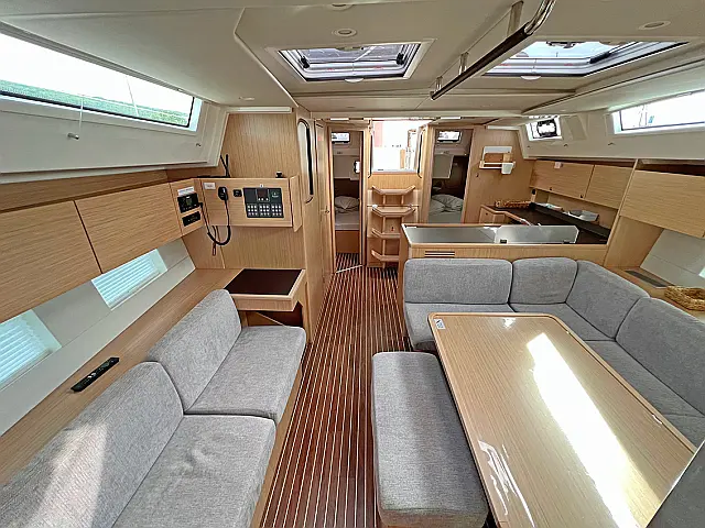 Bavaria C45 Style - [Internal image]