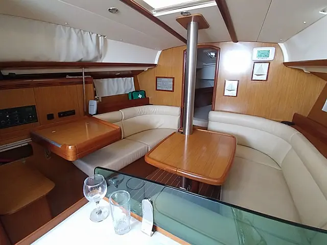 Sun Odyssey 36i - [Internal image]