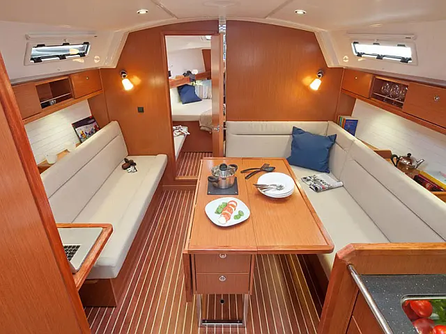 Bavaria 36 - [Internal image]