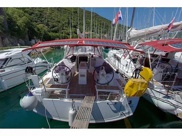 Oceanis 38.1 - [External image]