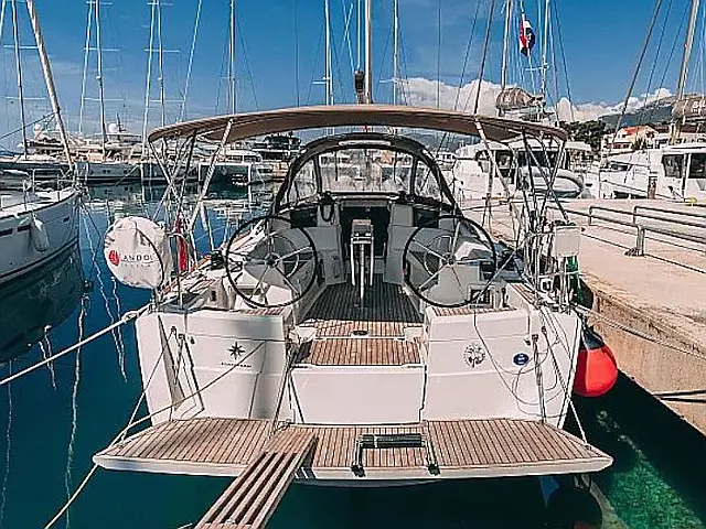 Sun Odyssey 389 - [External image]