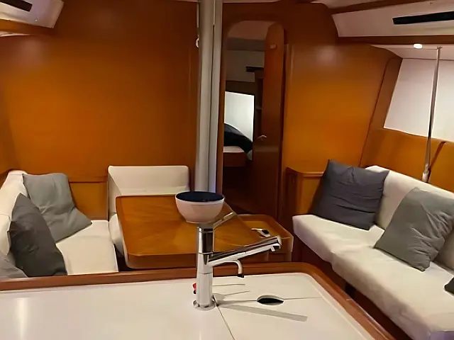 Dufour 40 E Performance - [Internal image]