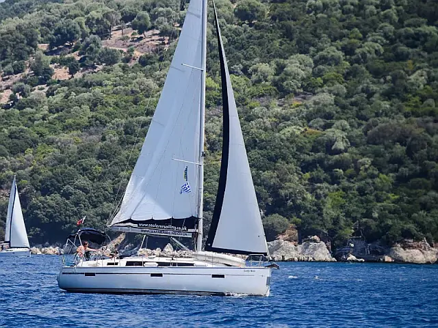 Bavaria 37 - [External image]