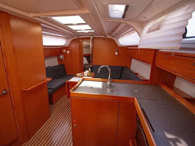 Bavaria 37 - [Internal image]