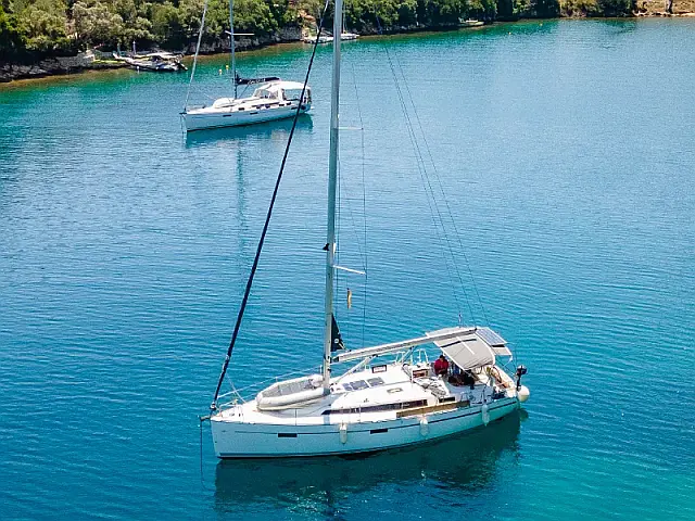 Bavaria 37 - [External image]