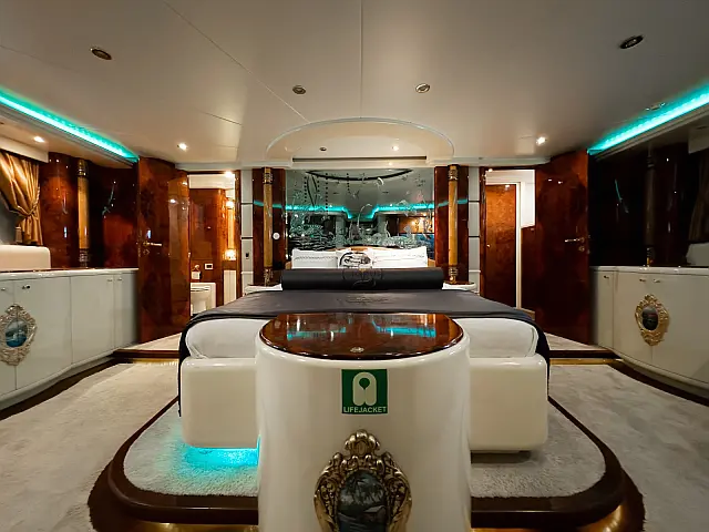 42 M Motor Yacht Crocus - [Internal image]