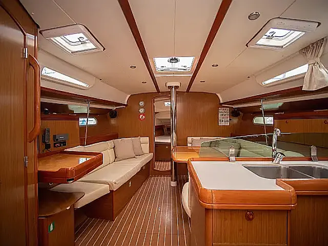 Sun Odyssey 42 i - [Internal image]