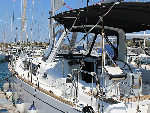 Oceanis 38.1 - [External image]