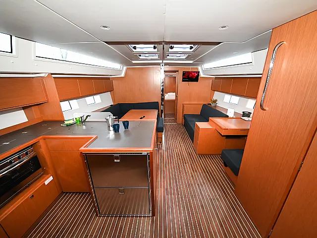 Bavaria C50 - [Internal image]