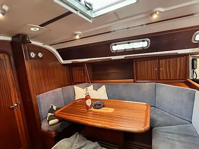 Bavaria 36 Cruiser - [Internal image]