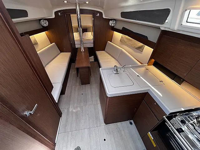 Oceanis 34.1 - [Internal image]