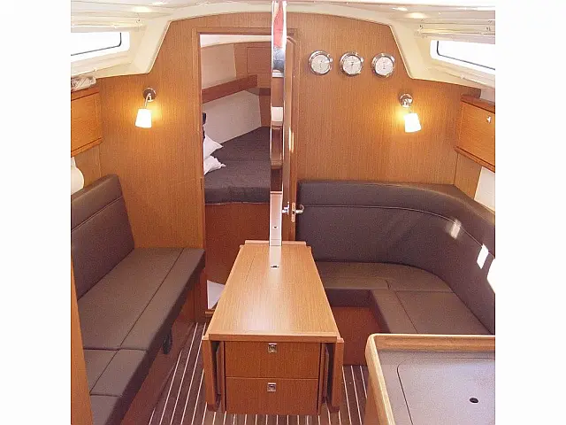 Bavaria Cruiser 34 - [Internal image]