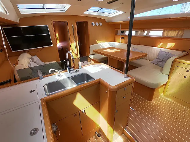 Jeanneau Yacht 53 - [Internal image]