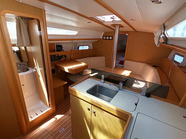 Sun Odyssey 36i performance  - [Internal image]