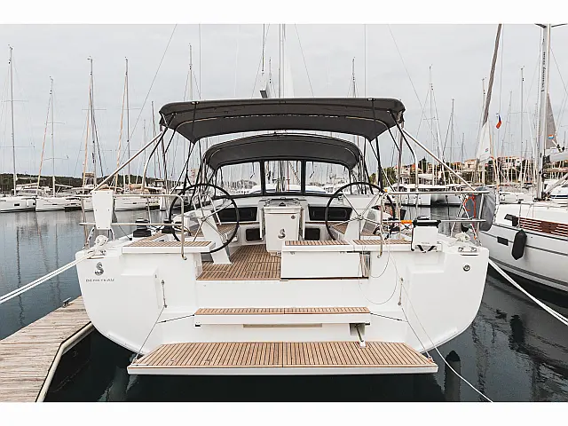 Benetau Oceanis 51.1 - [External image]