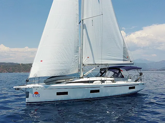 Bavaria C42 - [External image]